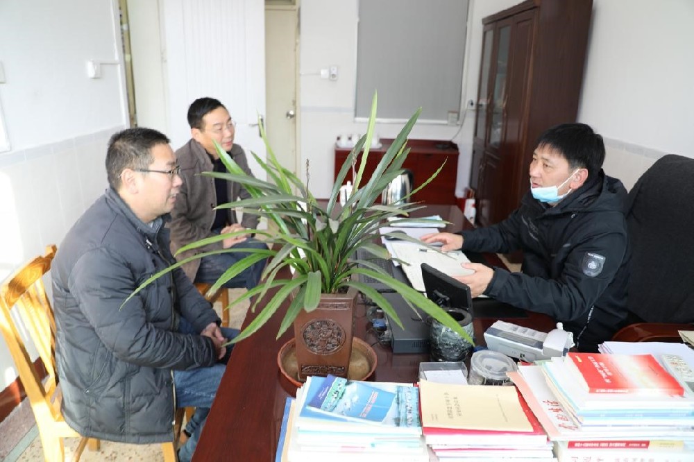 九阳支部与社区携手走访慰问困难群众